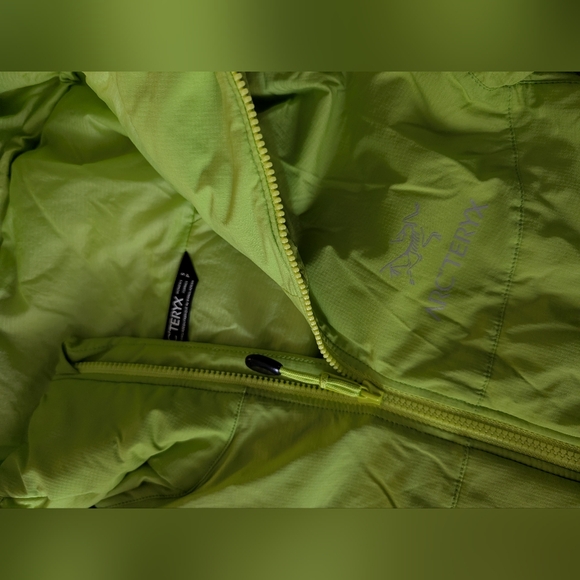 Arc'teryx Atom LT Insulated Puffer Hooded Hoody Jacket Neon Yellow Green S - Picture 2 of 6